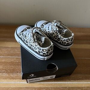 Converse baby size 4. Cheetah print.